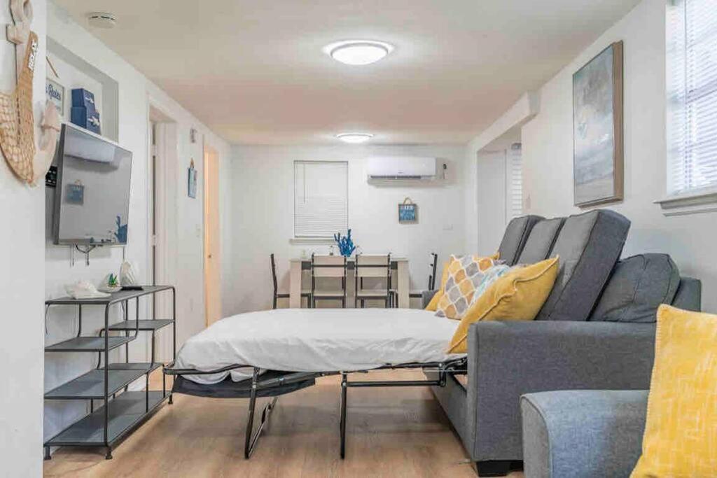בראדנטון ביץ' Lovely 2 Bedrooms, Steps Away From The Beach. מראה חיצוני תמונה